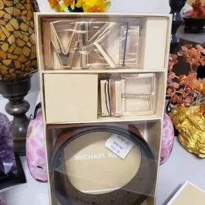 #NWT Michael Kors Women\'s Reversible Belt gift set Michael Kors Belt Reversible Brown Beige MK Logo Size L  main image 4